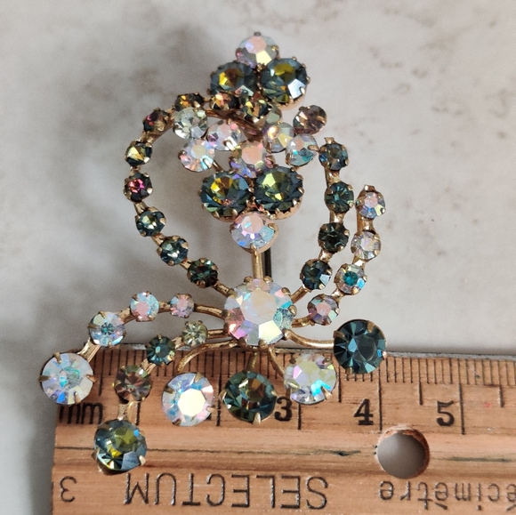 Vintage Austrian Crystals Brooch - Picture 6 of 12